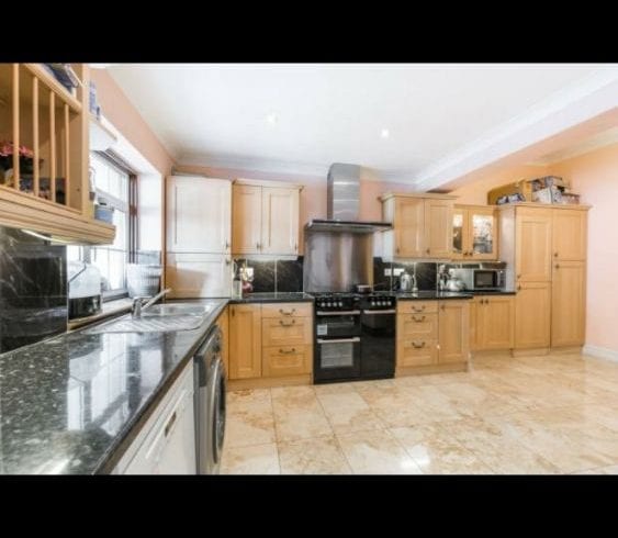 Inchiriez camere si loc in camere Ilford, Stratford, East Ham IG1