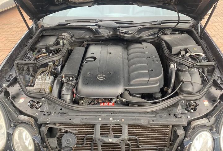 Vând Mercedes Benz E-Class din 2004 in Gravesend - Rmf Lux Car