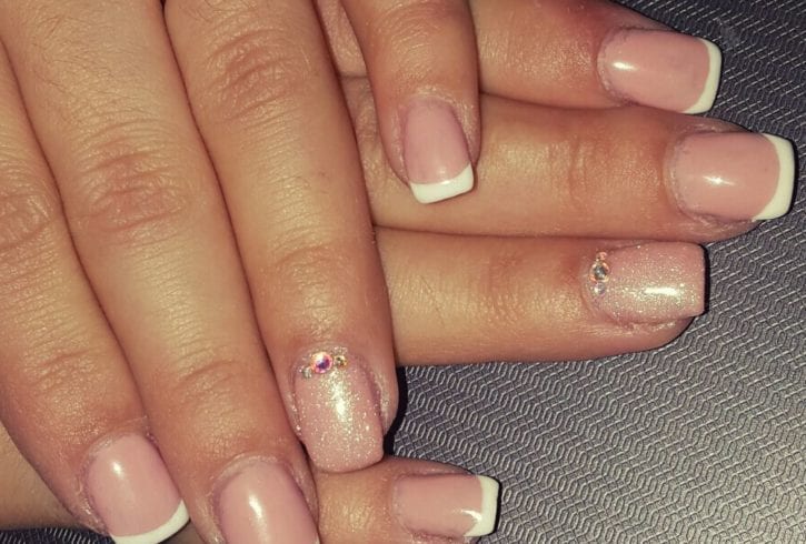 Alungirea unghiilor cu gel in Leyton