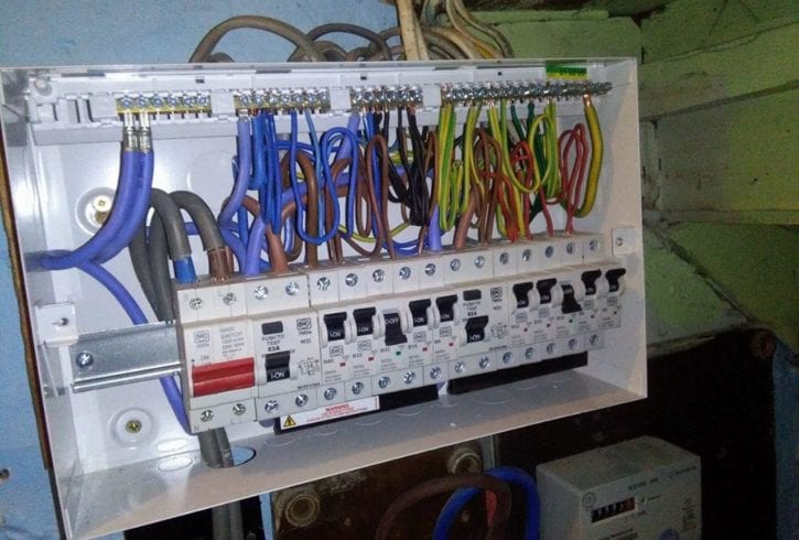 Execut instalatii electrice