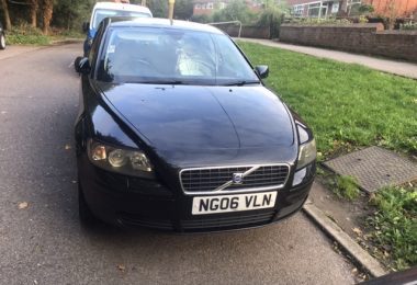 Vand masina Volvo S40 1.6 2006 benzina in Enfield Londra