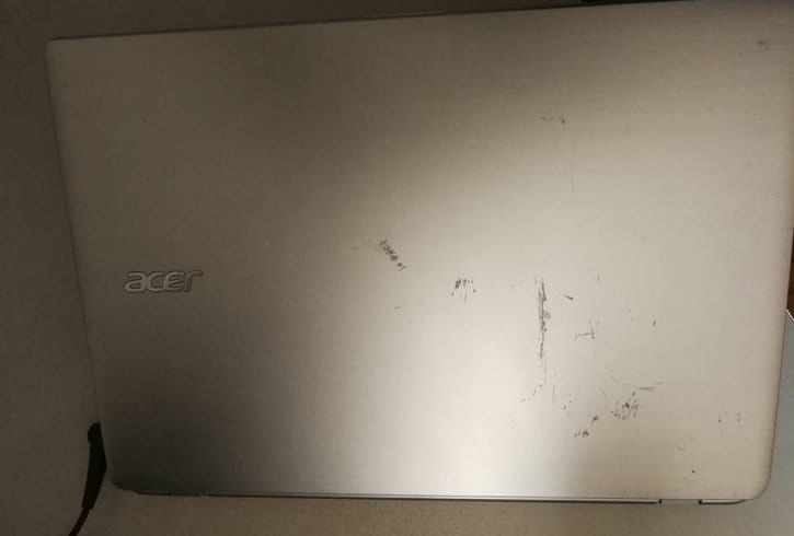 Quick Sale Acer Aspire V5-122P Touchscreen Laptop 4GB Ram Londra E6 3