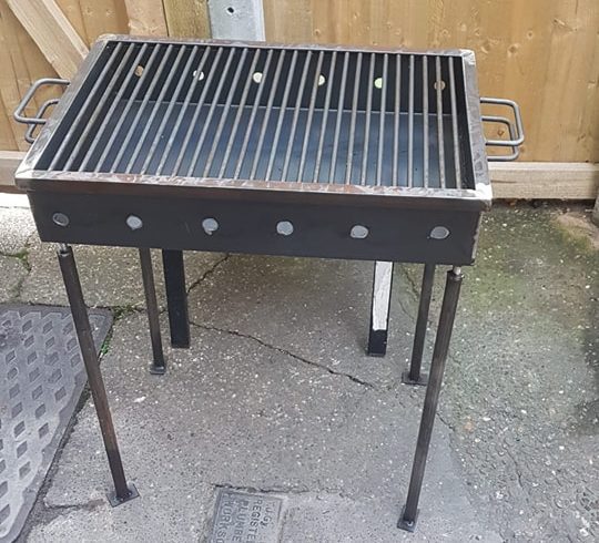 Vand Discuri Si Vase Din Fonta In Dangeham, Londra