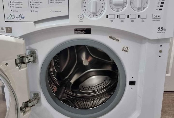 Vânzare Mașină de Spălat și Uscat Hotpoint in Dereham