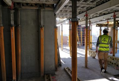 4D Structure - Angajam Tamplari Pe Termen Lung In Bristol, UK