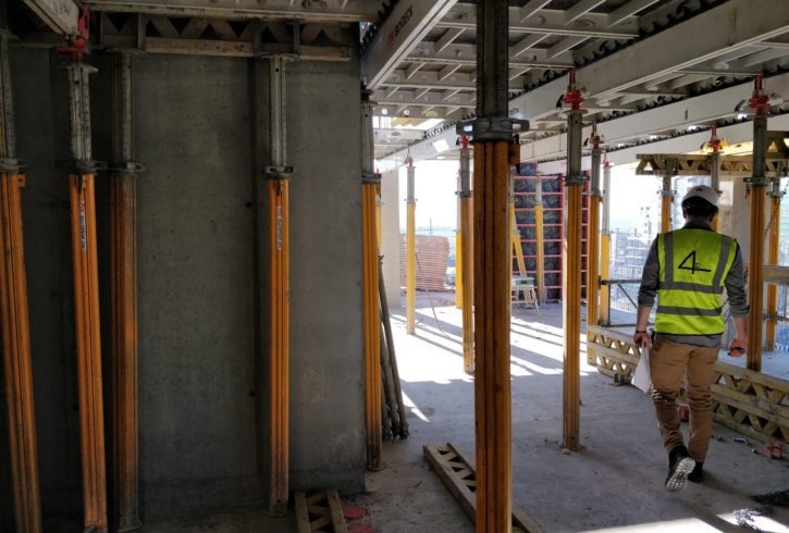 4D Structure - Angajam Tamplari Pe Termen Lung In Bristol, UK