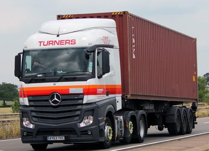 Compania Turner angajeaza soferi C + E in Felixstowe Anglia