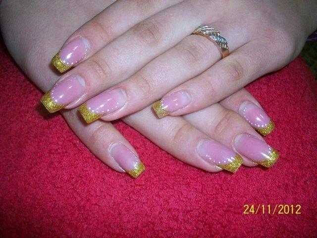 Ofer servicii de alungirea unghiilor in Goodmayes