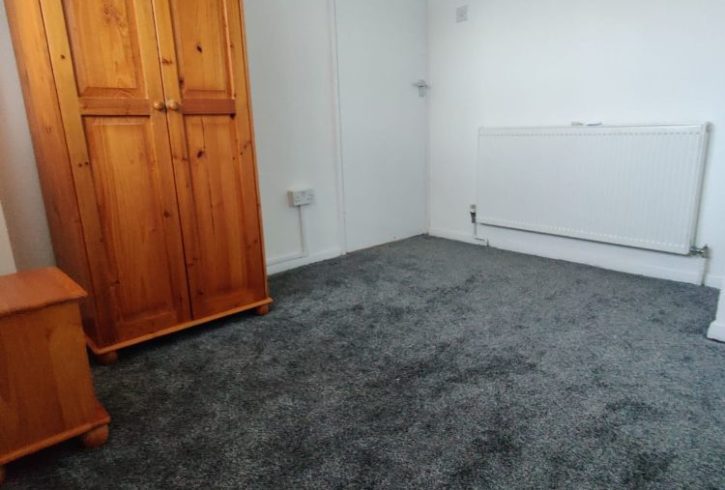 Chirie Apartament 4 Camere in Newham Londra E16