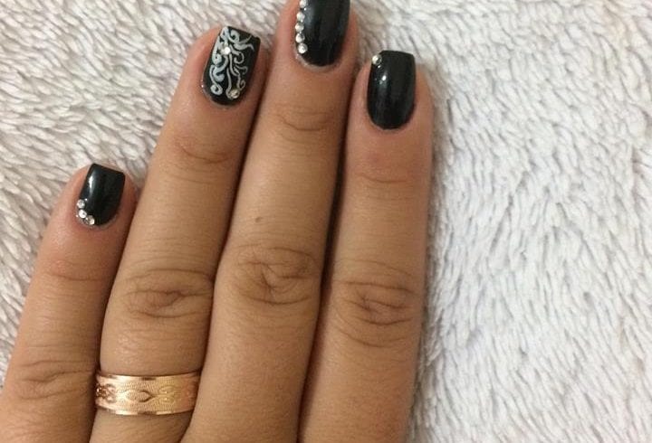 Ofer servicii de alungirea unghiilor in Goodmayes