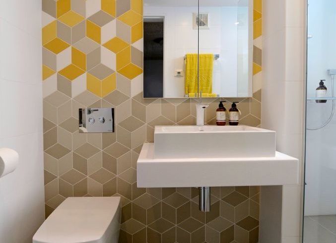 Companie Ltd Angajam Bathroom Fitter Montator Baie in UK