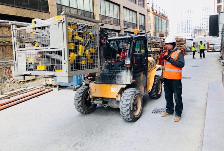 Compania T & D Glazing And Installation Ltd. angajeaza pe diferite posturi