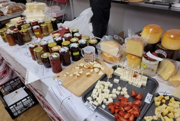 Preluam Comenzi Pentru Crăciun Oriunde În UK