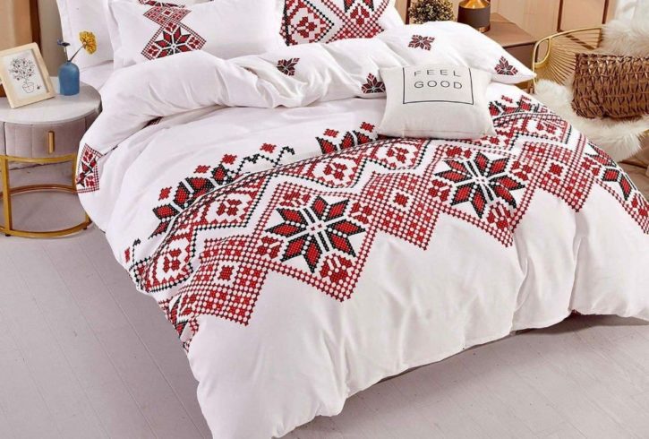 Lenjerie Pat Finet Cu Motiv Traditional Romanesc Cu Livrare In UK