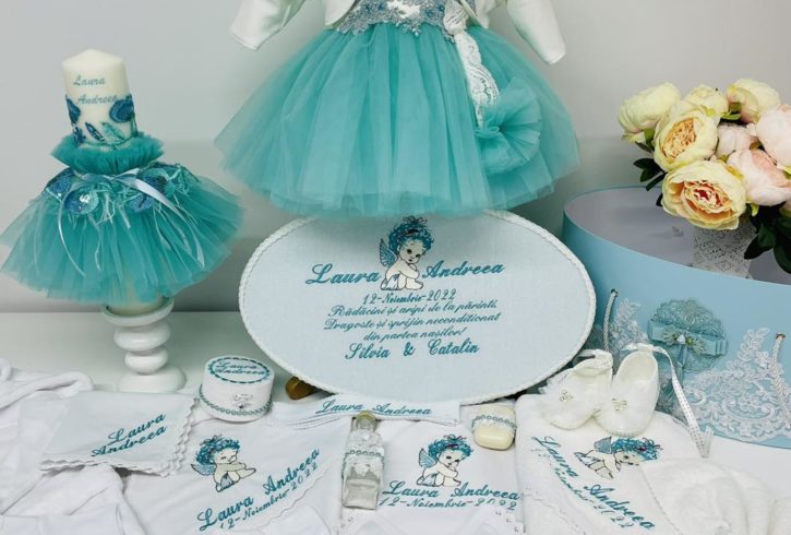 Set Trusou Si Accesorii Pentru Botez Personalizate In Leeds, UK