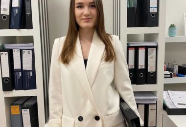 Consultant Roman De Rezidenta Si Contabilitate In Londra, UK