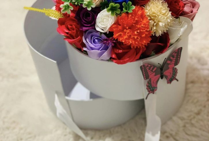 Aranjamente Florale Si Trandafiri Criogenati In Enfield, Londra