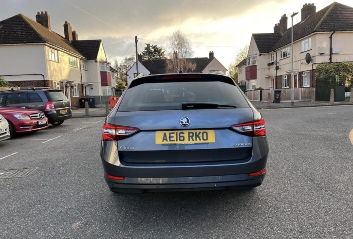 Vand Masina Skoda Superb In Barking, Londra