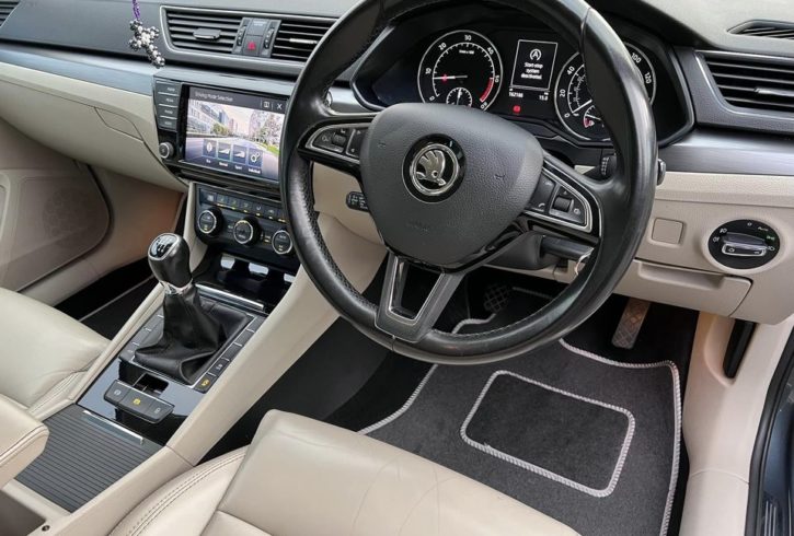 Vand Masina Skoda Superb In Barking, Londra