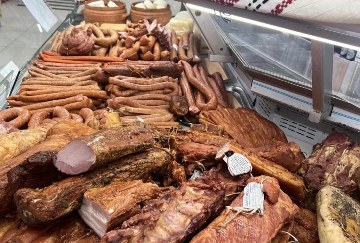 Magazin Traditional Romanesc In Barnet, Londra