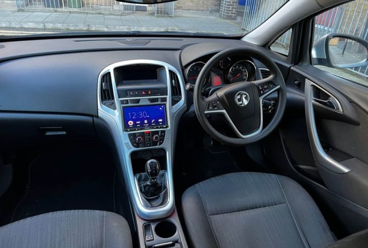 Vand Masina Vauxhall Astra In Leyton, Londra