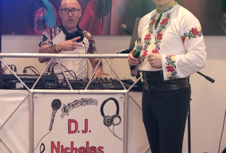 DJ Si Solisti - Muzica Populara Si Usoara Pentru Petreceri In UK DJ Si Solisti - Muzica Populara Si Usoara Pentru Petreceri In UK