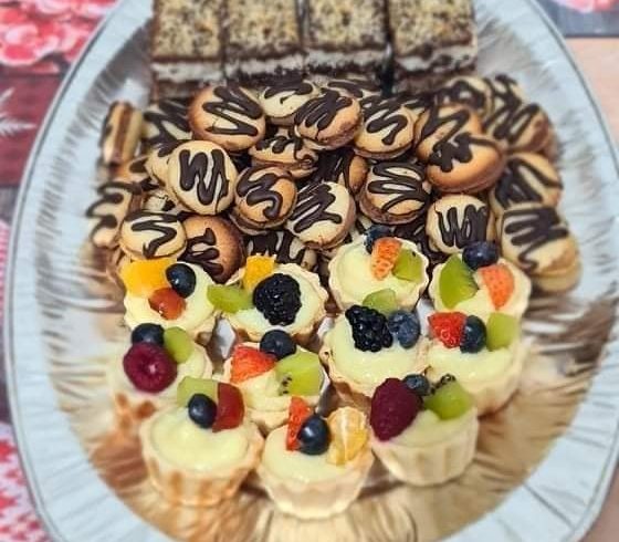 Prajituri Traditionale Romanesti De Casa La Comanda In Londra, UK