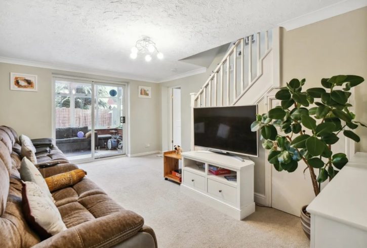 Chirie Casa Cu 4 Dormitoare In East Ham, Londra