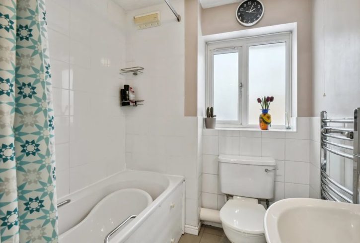 Chirie Casa Cu 4 Dormitoare In East Ham, Londra