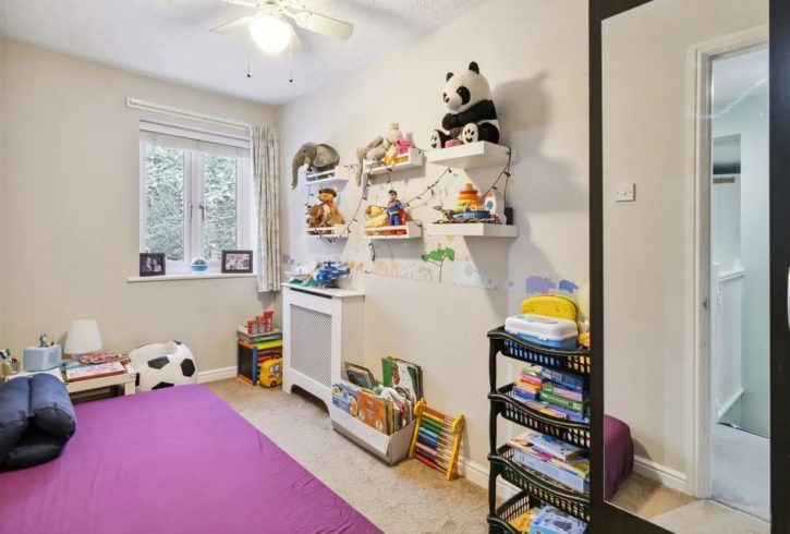 Chirie Casa Cu 4 Dormitoare In East Ham, Londra