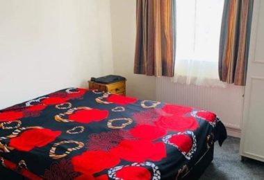 Chirie Camera Dubla In Alexandra Avenue, Londra