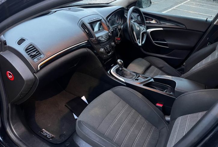 Vand Masina Vauxhall Insignia In Londra, UK