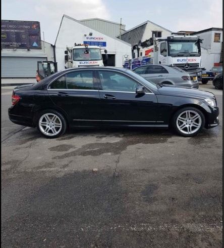 Vand Masina Mercedes-Benz C-Class In Londra, UK