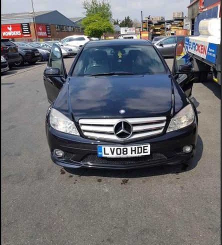 Vand Masina Mercedes-Benz C-Class In Londra, UK