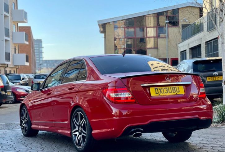 Vand Masina Mercedes-Benz C-Class In Londra