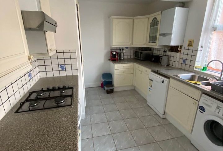 Chirie Camera Single Medie In Colindale, Londra