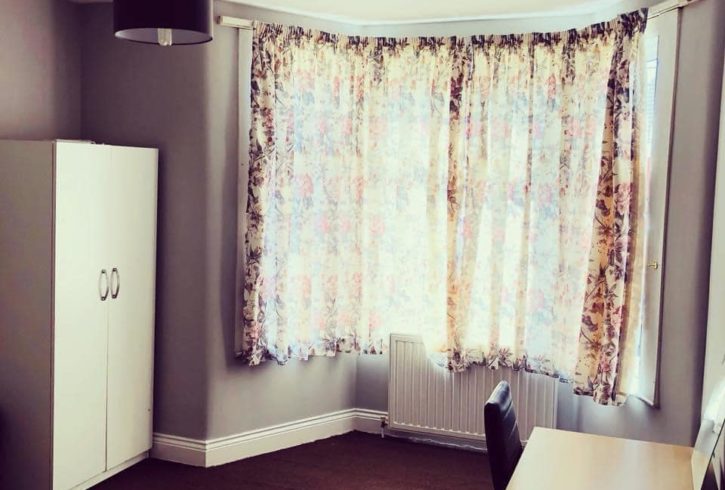 Chirie Camera Dubla In Seven Kings, Londra