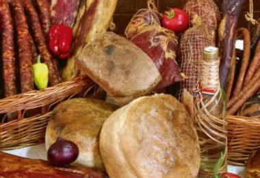 Magazin Romanesc In Edgware, Londra