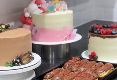 Torturi Si Prajituri De Casa Asortate La Comanda In Watford, UK