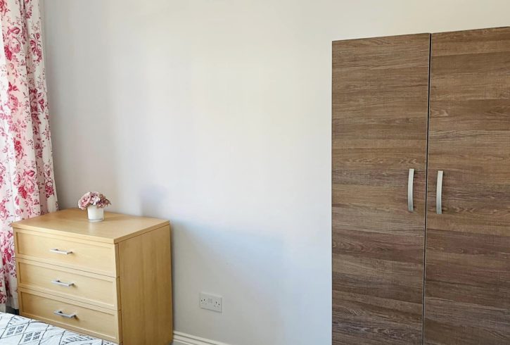 Chirie Camera Single Medie In Seven Kings, Londra