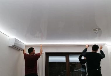 Montari De Tavane Translucide Si Imprimate In Londra, UK