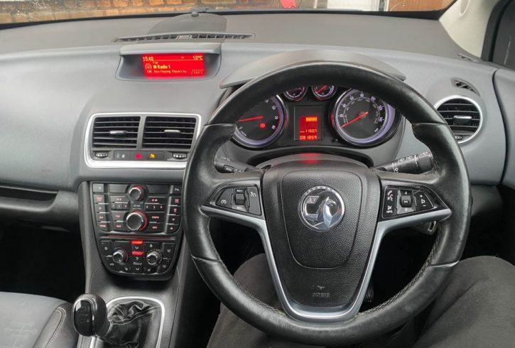 Vand Masina Vauxhall Meriva In Ilford, Londra