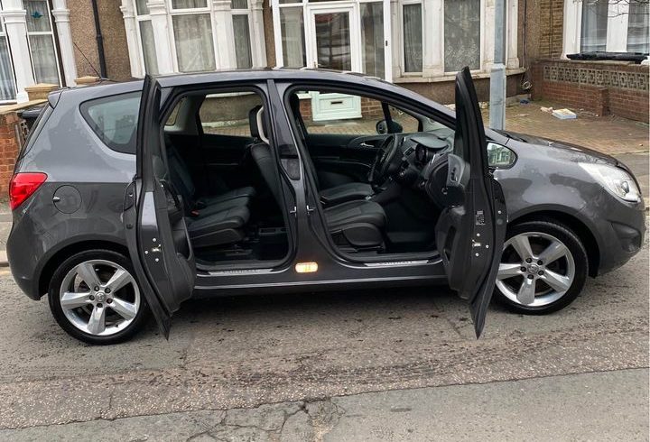 Vand Masina Vauxhall Meriva In Ilford, Londra