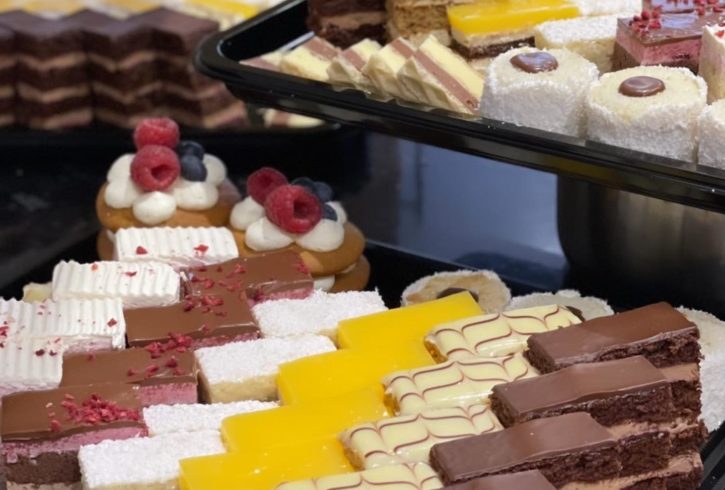 Torturi Si Prajituri De Casa Asortate La Comanda In Watford, UK