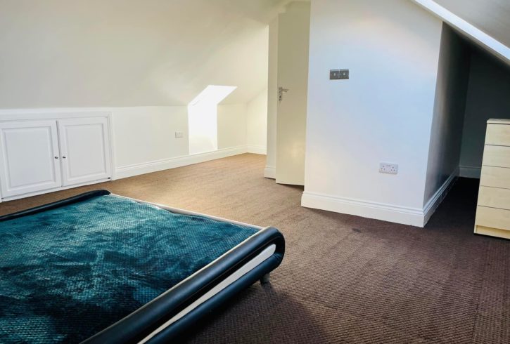 Chirie Camera Dubla In Seven Kings, Londra