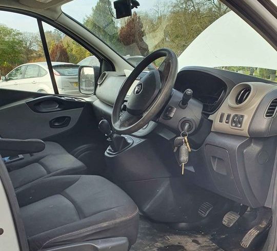 Vand Furgoneta Renault Trafic In Harrow, Londra