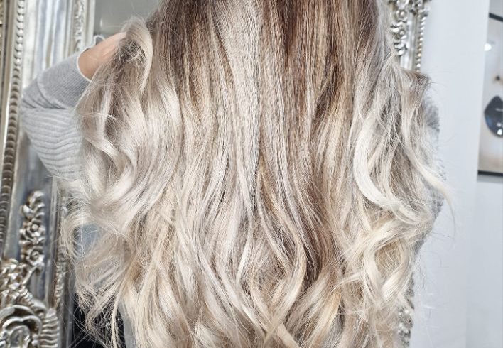 Salon De Infrumusetare In Manchester, UK