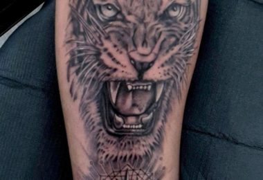 Ofer Servicii De Tatuaje Profesionale In Londra, UK