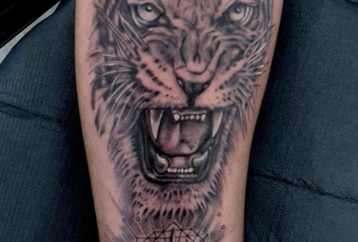 Ofer Servicii De Tatuaje Profesionale In Londra, UK