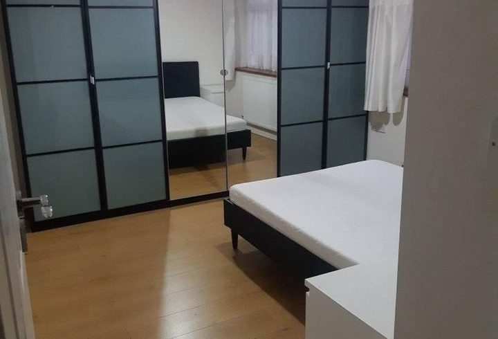 Chirie Camera Dubla In Northolt, Londra